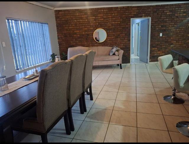 3 BEDROOM PROPERTY TO RENT IN WALDRIFT